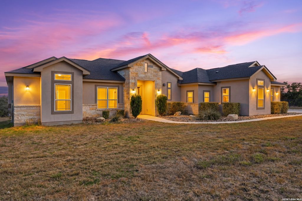 Photo of 136 vista view, Spring Branch, TX 78070 (MLS # 1944688)