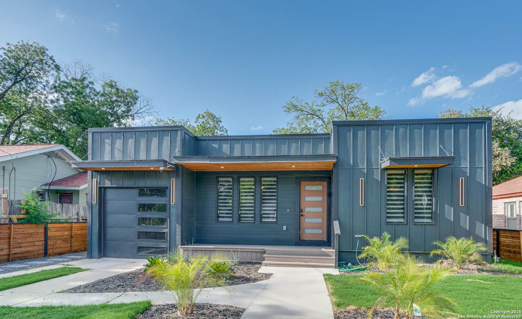 Photo of 235 Bank, San Antonio, TX 78204 (MLS # 1942552)