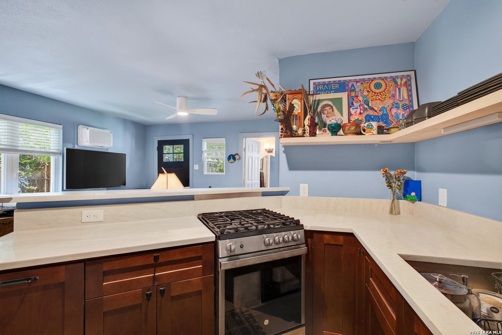 Photo of 1031 W MULBERRY AVE 2 #2, San Antonio, TX 78201 (MLS # 2022641)