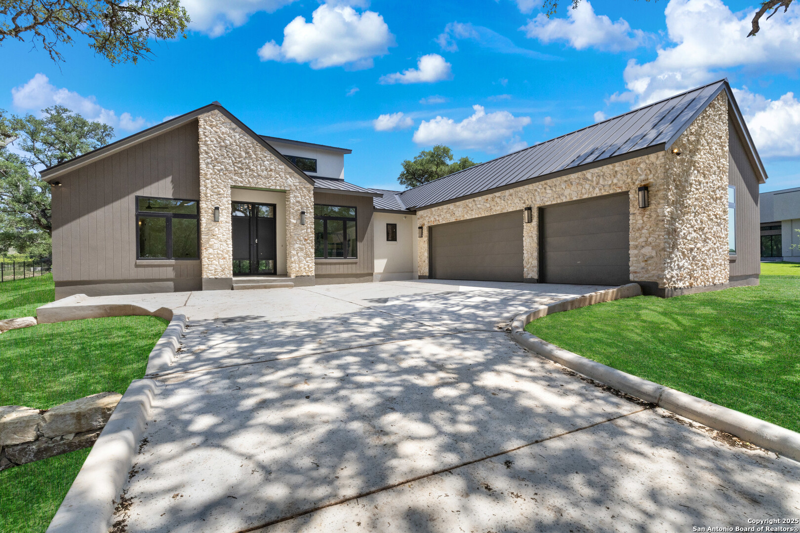 11114 Nina Ridge