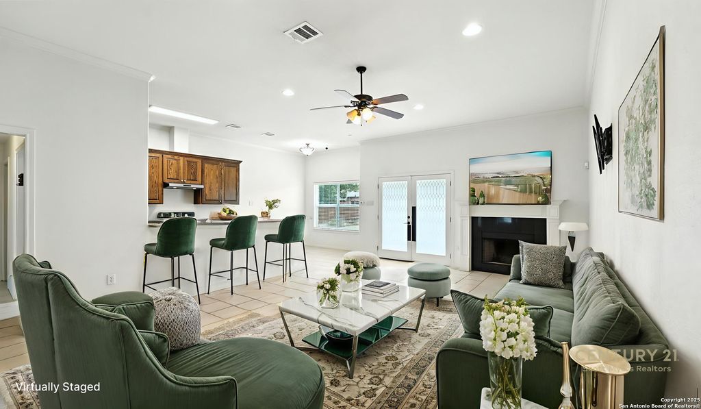 Photo of 637 Topaz, Seguin, TX 78155 (MLS # 1924629)