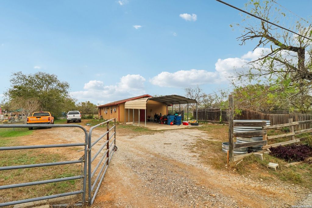 Photo of 215 &amp; 213 COUGHRAN RD, Pleasanton, TX 78064 (MLS # 1969950)