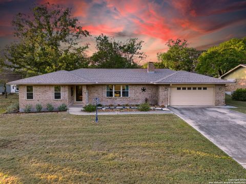 Search 118 Timber Lane Kerrville TX 78028