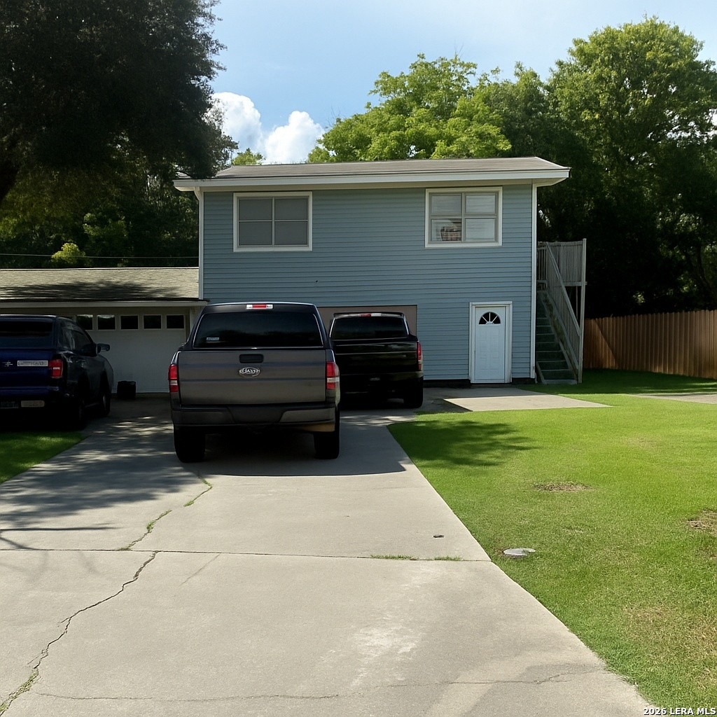 Photo 1 of 10 — 109 Bonham APT B, Port LaVaca, TX 77979