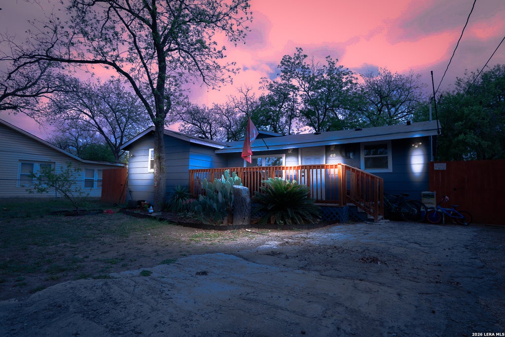 Photo of 410 N Crisp, Uvalde, TX 78801 (MLS # 1952926)