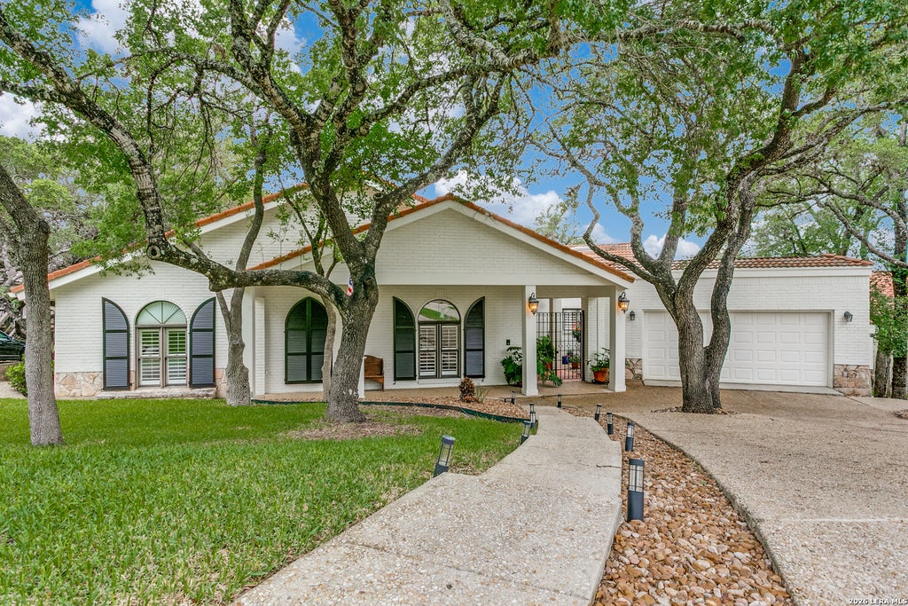 Photo of 29341 No Le Hace, Fair Oaks Ranch, TX 78015 (MLS # 1966406)