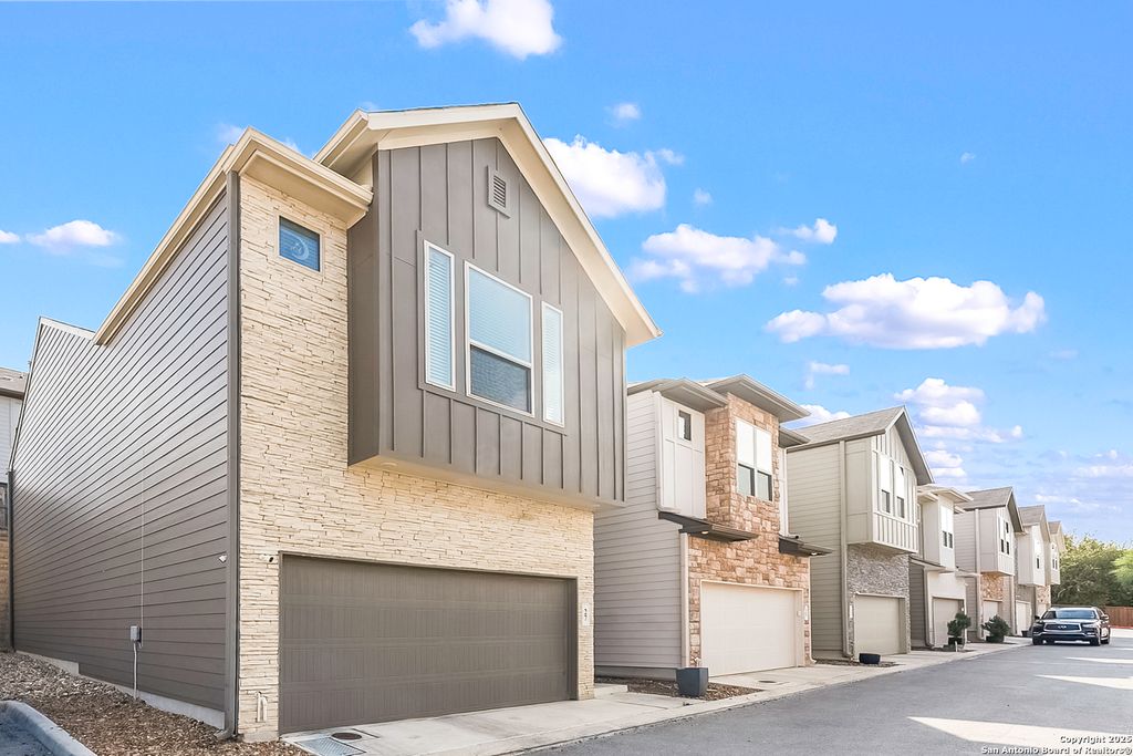 Photo of 6446 Babcock Rd #27, San Antonio, TX 78249 (MLS # 1926030)