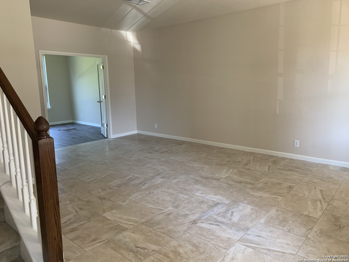 8711 Redwood