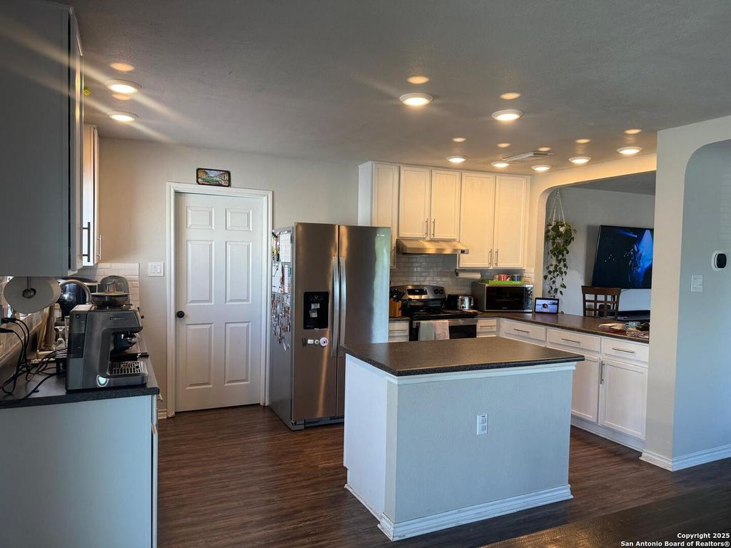 Photo of 7034 Raintree, San Antonio, TX 78233 (MLS # 1914753)