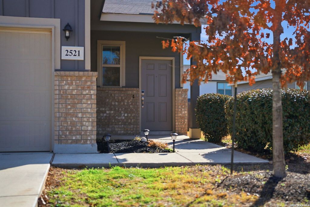 Photo of 2521 Hiddenbrooke Trace, Seguin, TX 78155 (MLS # 1944199)