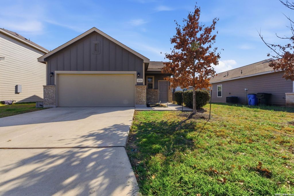 Photo of 2521 Hiddenbrooke Trace, Seguin, TX 78155 (MLS # 1944199)