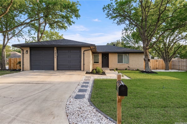 1431 CAMELLIA LN, NEW BRAUNFELS, TX 78130 - Image e6cb500b6d37b4b60aa2bf9e50bf45de/2249129583