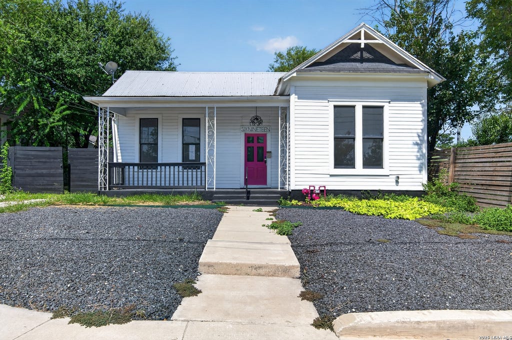 Photo of 619 Willow, San Antonio, TX 78202 (MLS # 2007900)