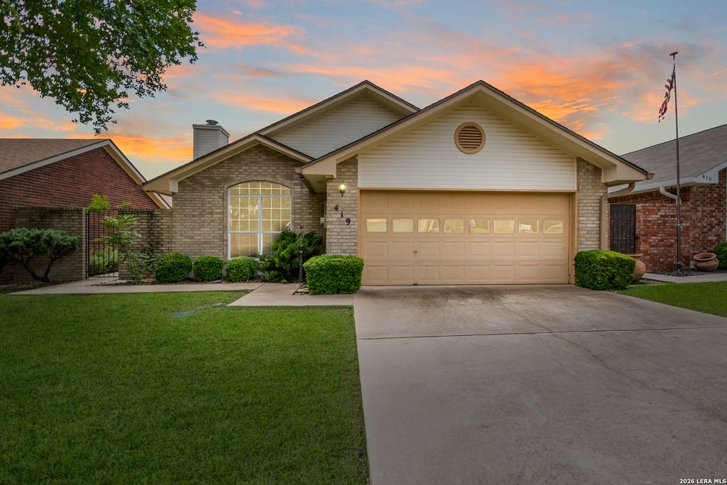 Photo of 419 Fitch, Kerrville, TX 78028 (MLS # 1966497)