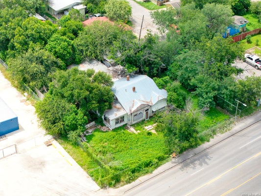 555 W MAIN ST, UVALDE, TX 78801 - Image e6e6bb38ebce8654a64d50129221c4e2/1385471926