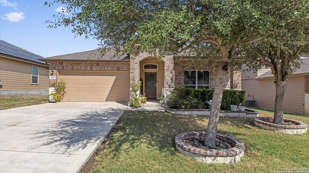 Photo of 428 Kings Way, Cibolo, TX 78108 (MLS # 1914586)