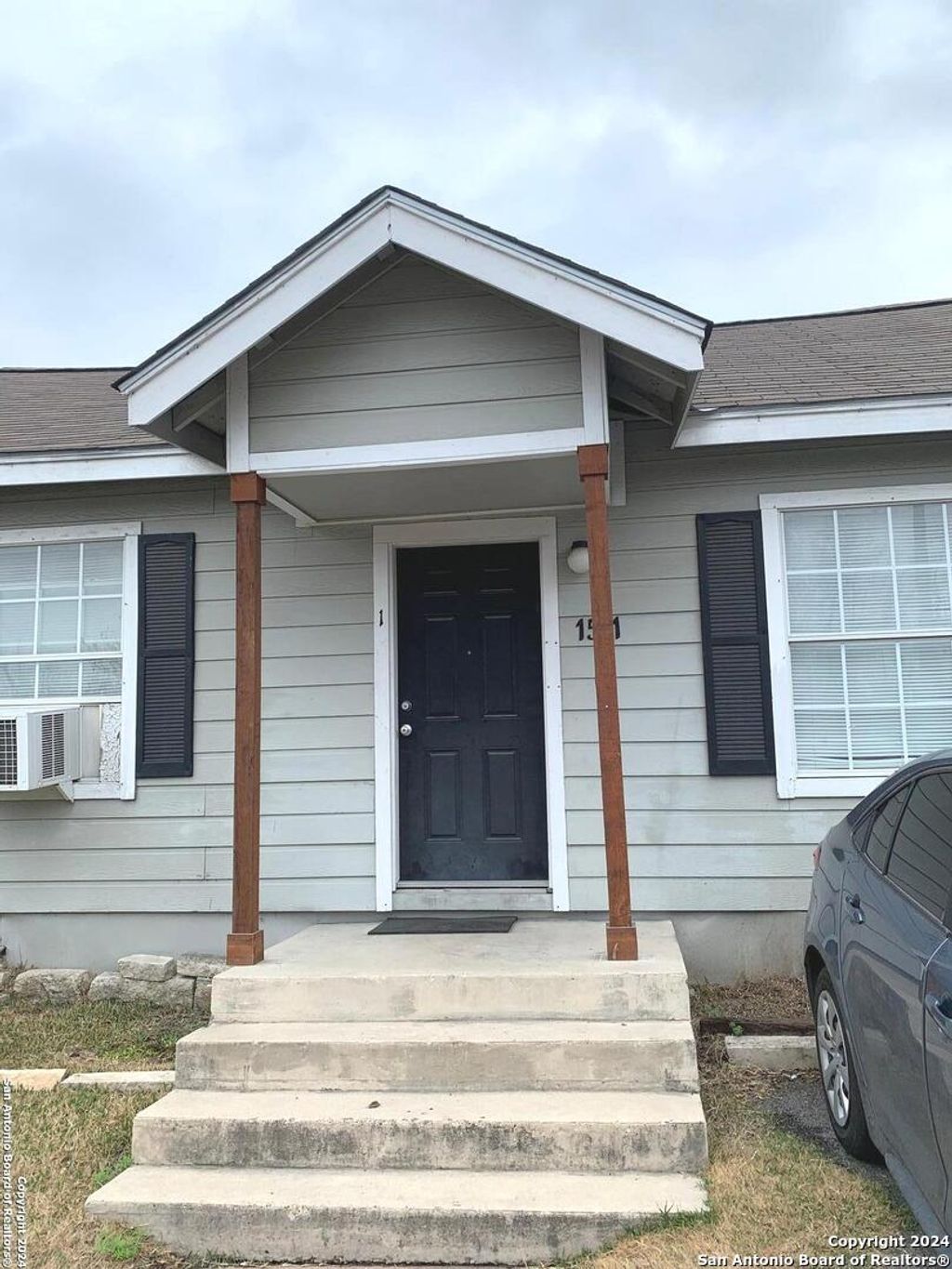 Photo of 1511 W Ashby Place 3 #3, San Antonio, TX 78201 (MLS # 1916145)