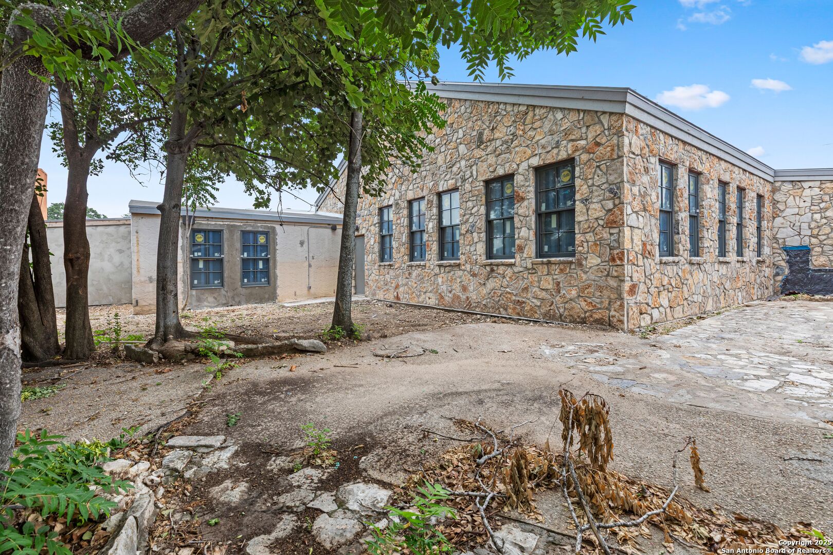 24116 Interstate 10 W