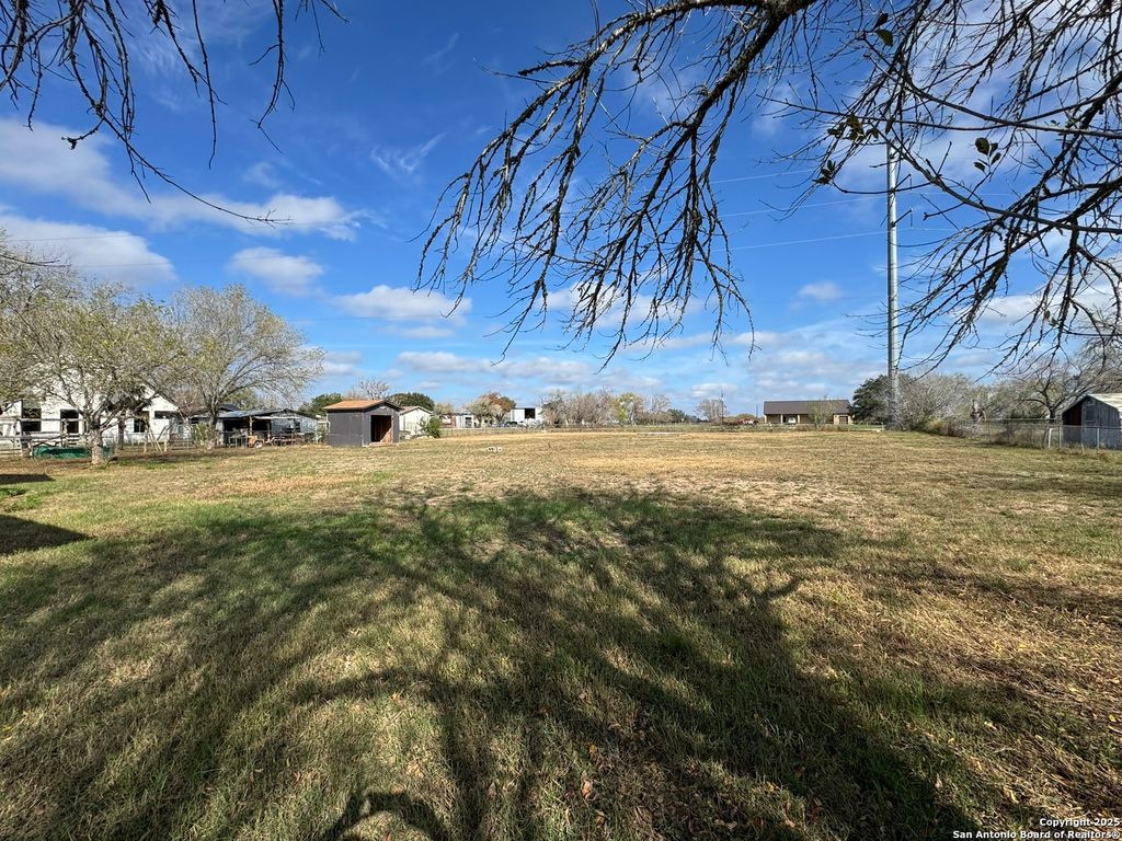 Photo of 100 County Road 128, Floresville, TX 78114 (MLS # 1930315)