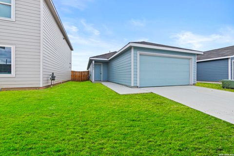 12731 Kathleen St St Hedwig TX 78152