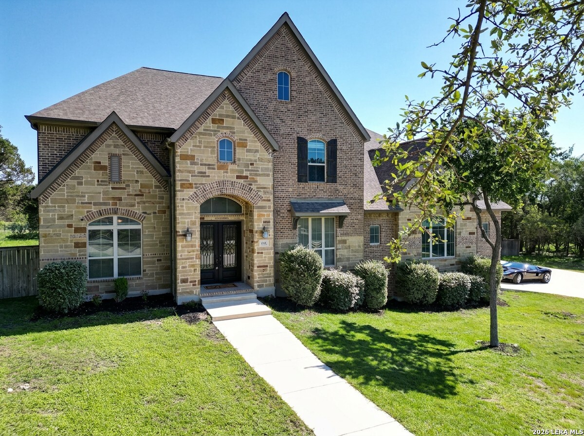 852 Hampton Oaks