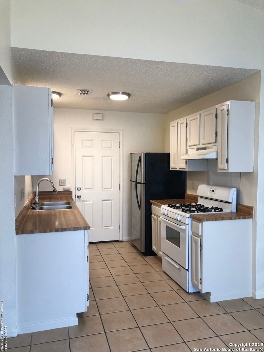 Photo of 8026 Fair Bend, San Antonio, TX 78250 (MLS # 1949376)