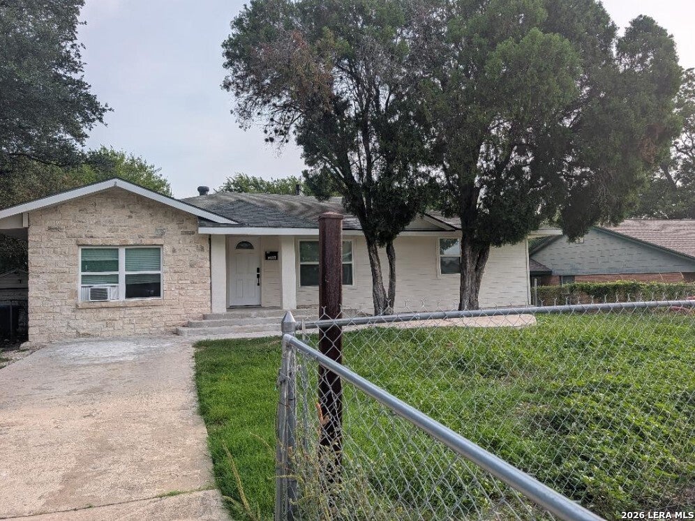Photo of 111 MORNINGVIEW DR, San Antonio, TX 78220 (MLS # 2005155)