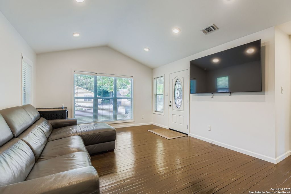 Photo of 969 N Liberty, New Braunfels, TX 78130 (MLS # 1916383)