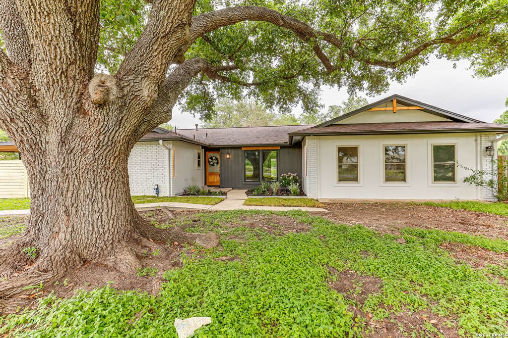 Photo of 8708 GERONIMO DR, San Antonio, TX 78254 (MLS # 1990818)