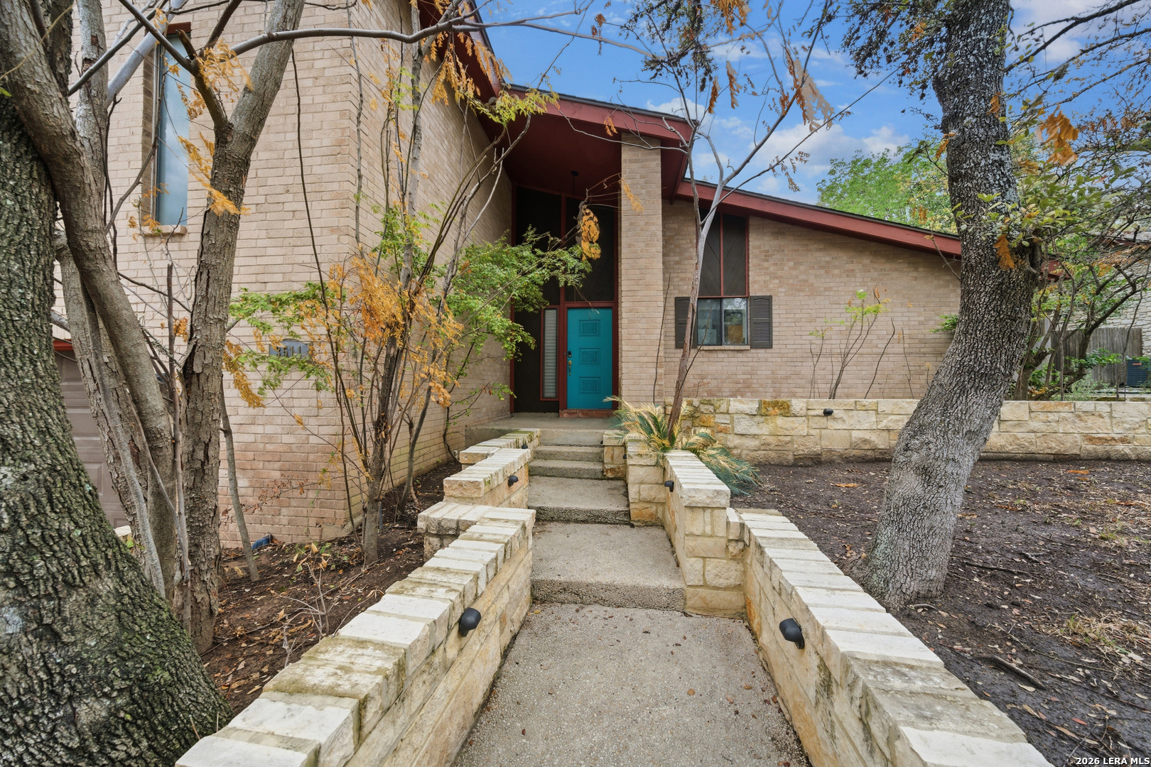 3511 Hunters Circle St