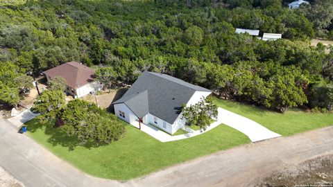 664 Rolling Hills Canyon Lake TX 78133