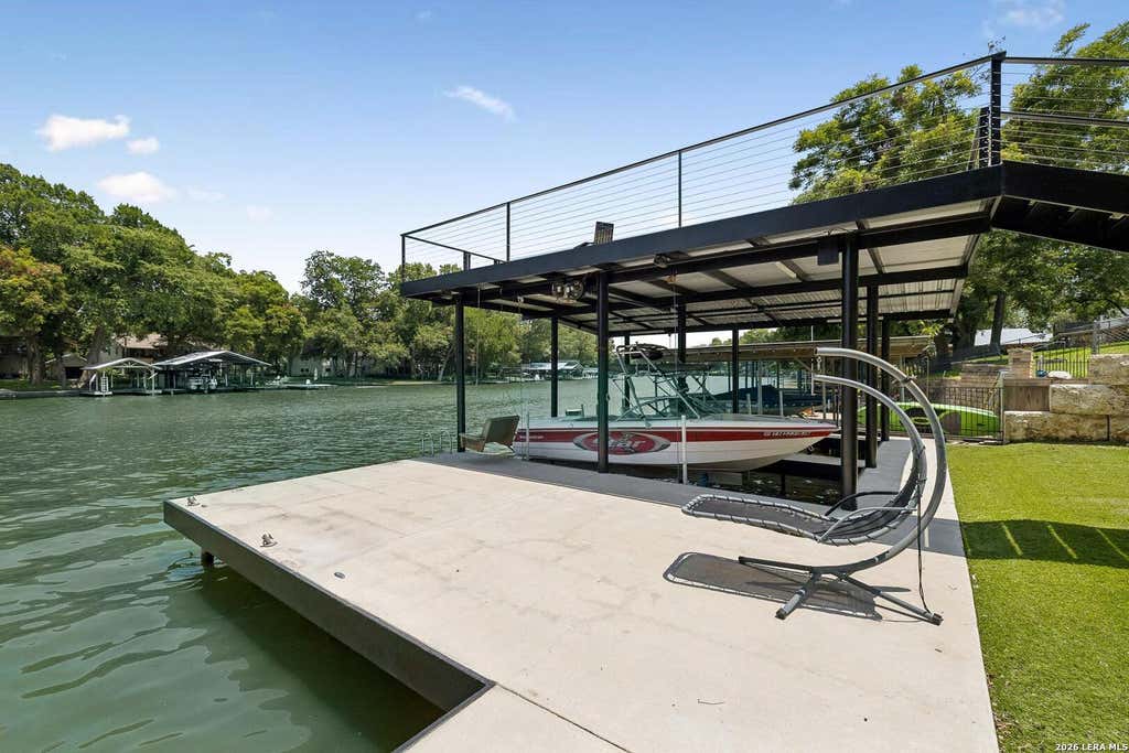 Photo of 611 Lake Placid Dr, Seguin, TX 78155 (MLS # 1997200)