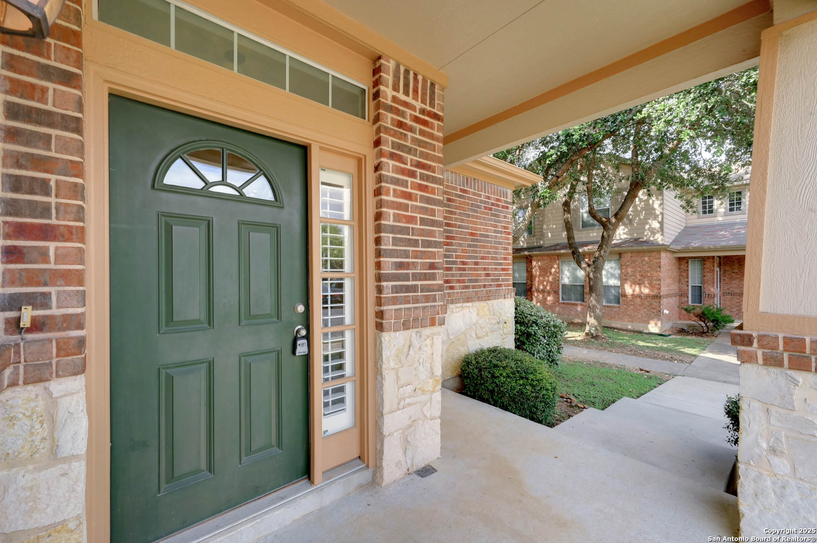 2616 Grayson Way