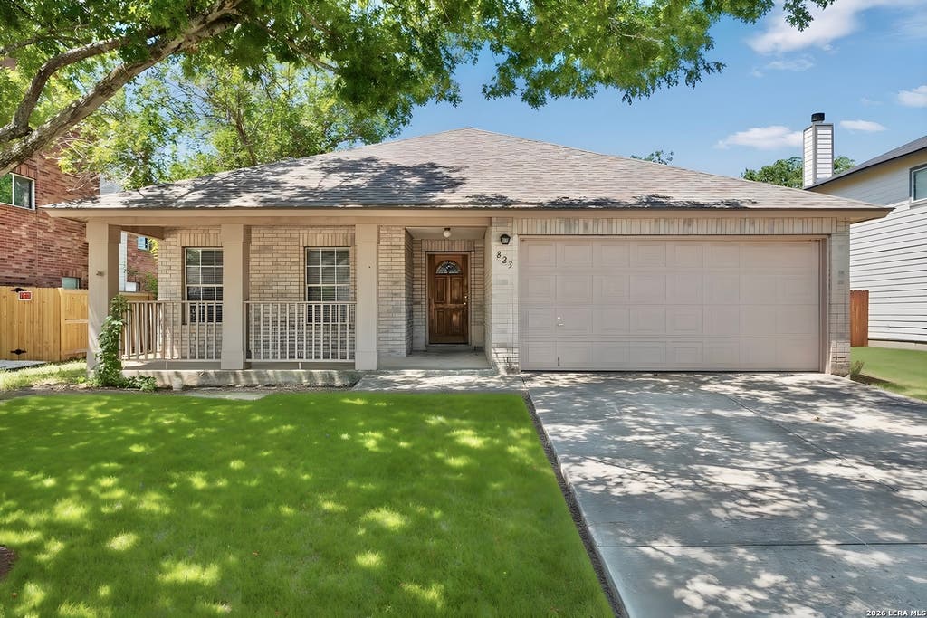 Photo of 823 PINEHURST DR, New Braunfels, TX 78130 (MLS # 1970492)
