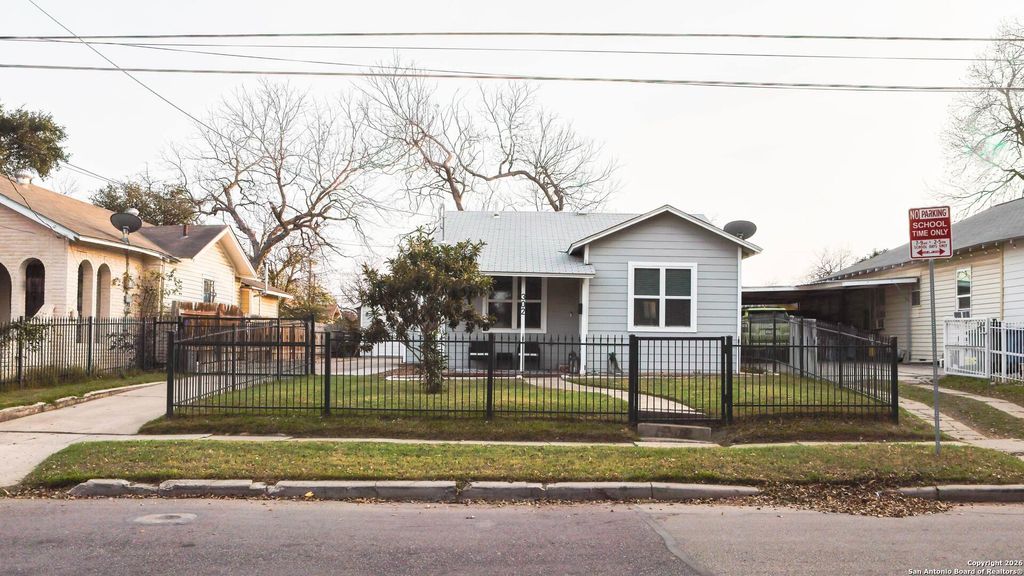 Photo of 302 Pruitt, San Antonio, TX 78204 (MLS # 1931365)