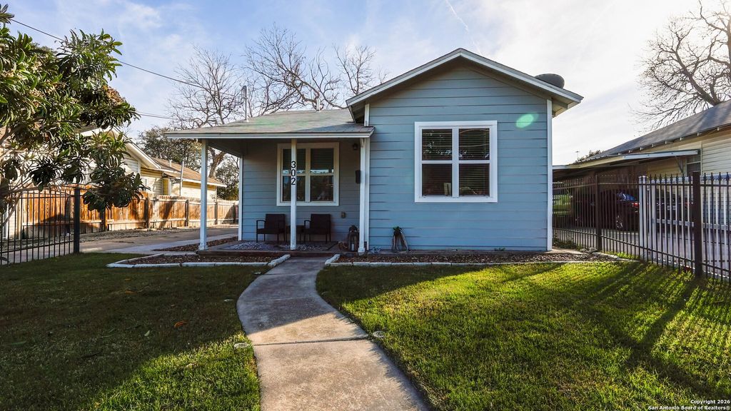 Photo of 302 Pruitt, San Antonio, TX 78204 (MLS # 1931365)