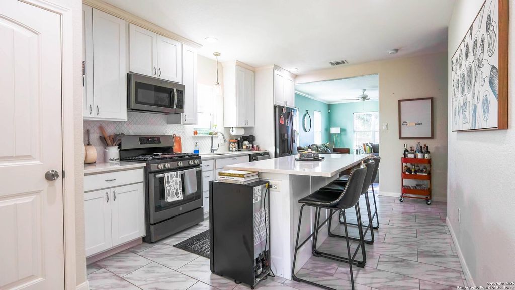 Photo of 302 Pruitt, San Antonio, TX 78204 (MLS # 1931365)