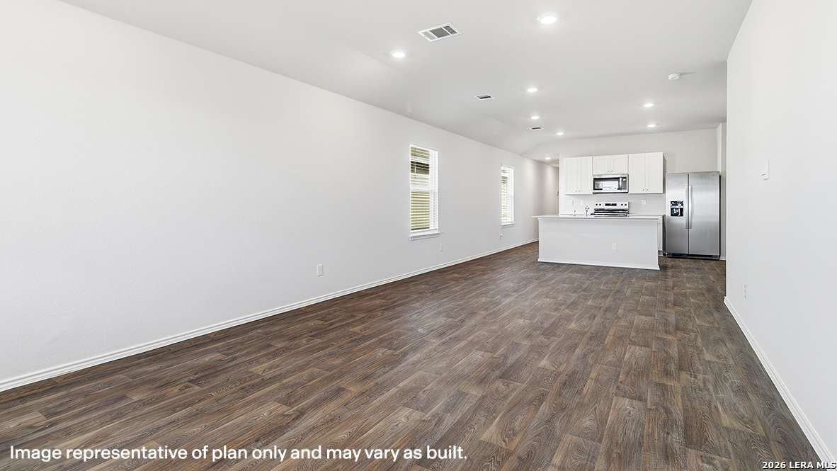 5221 Totem Bluff