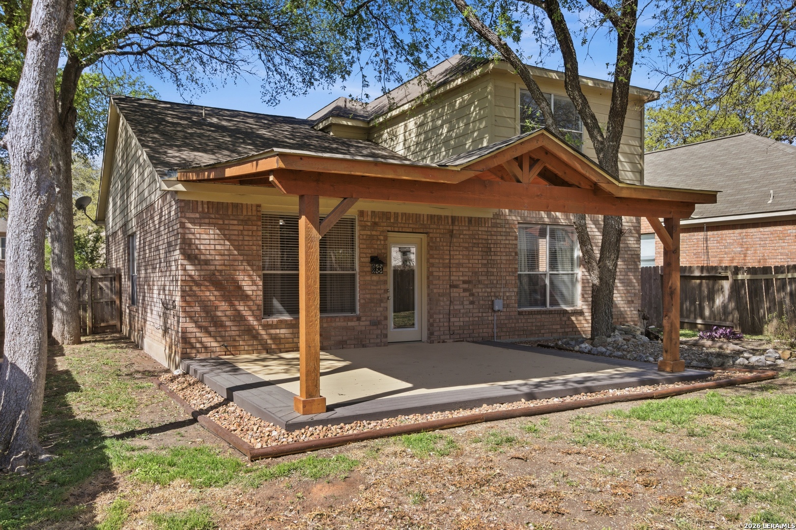 Search 2536 Grove Park