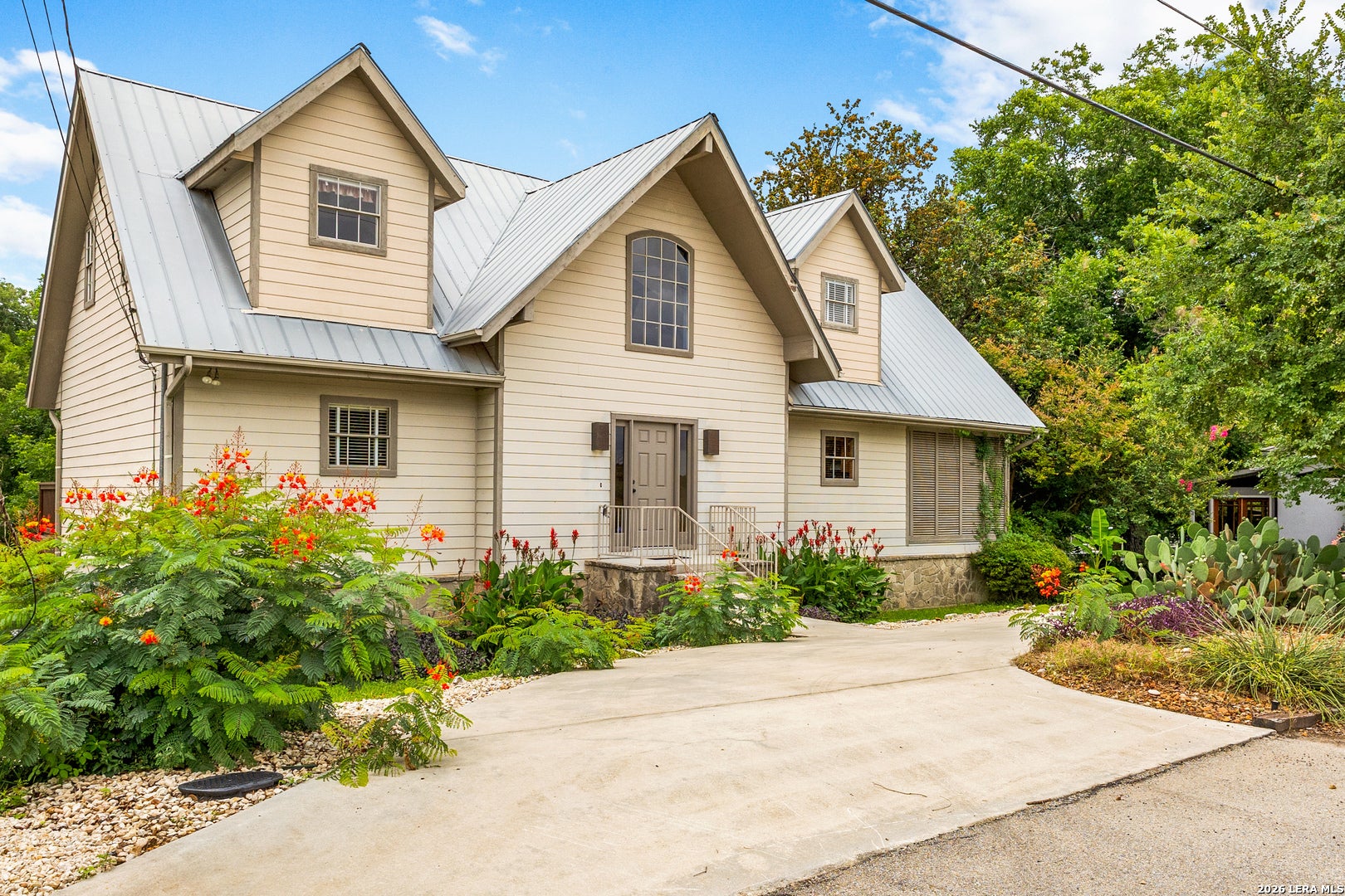 340 RIO DR