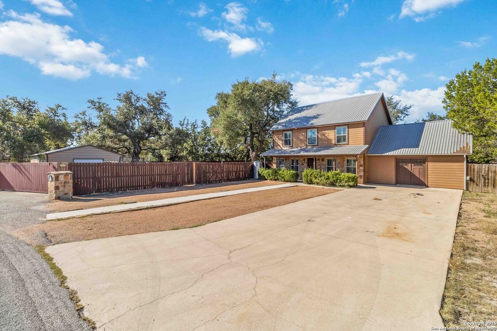 Photo of 1503 Lakeview, Canyon Lake, TX 78133 (MLS # 1921234)