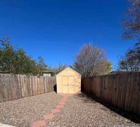 A home in Carrizo Springs