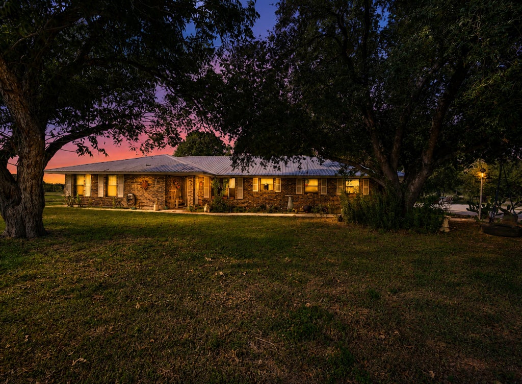Photo of 5032 S SANTA CLARA RD, Seguin, TX 78155 (MLS # 2012380)