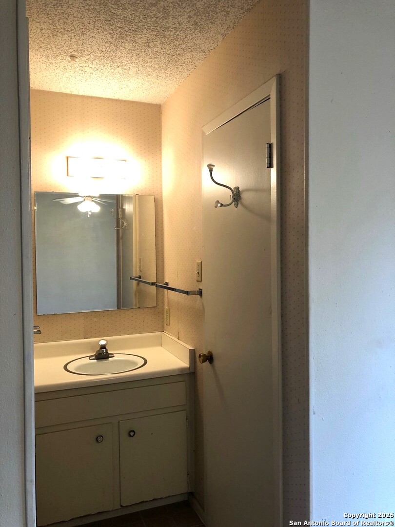 San Antonio, Texas 78213, United States, 2 Bedrooms Bedrooms, ,2 BathroomsBathrooms,Residential,Active,153488