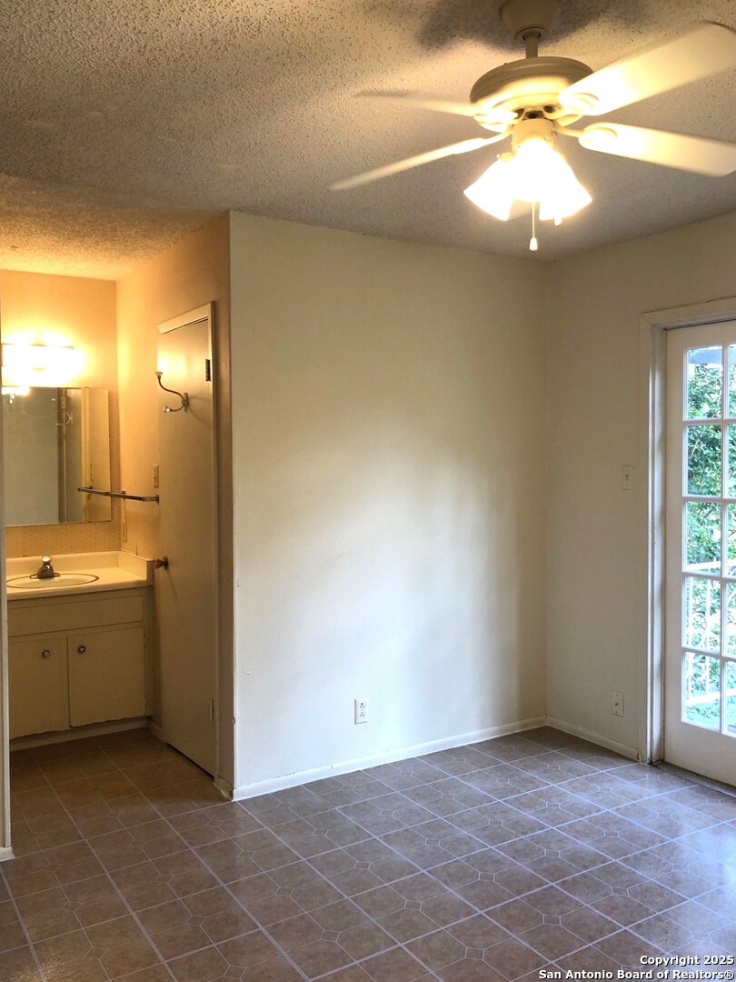 San Antonio, Texas 78213, United States, 2 Bedrooms Bedrooms, ,2 BathroomsBathrooms,Residential,Active,153488