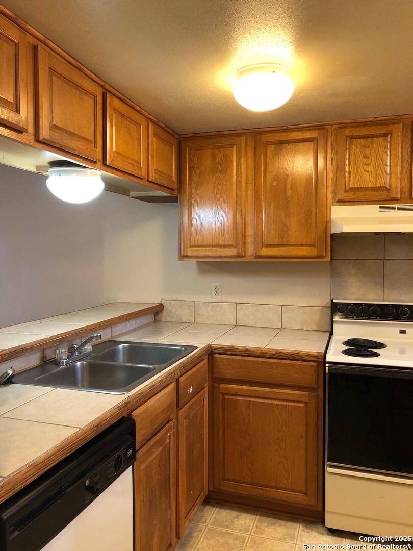 San Antonio, Texas 78213, United States, 2 Bedrooms Bedrooms, ,2 BathroomsBathrooms,Residential,Active,153488