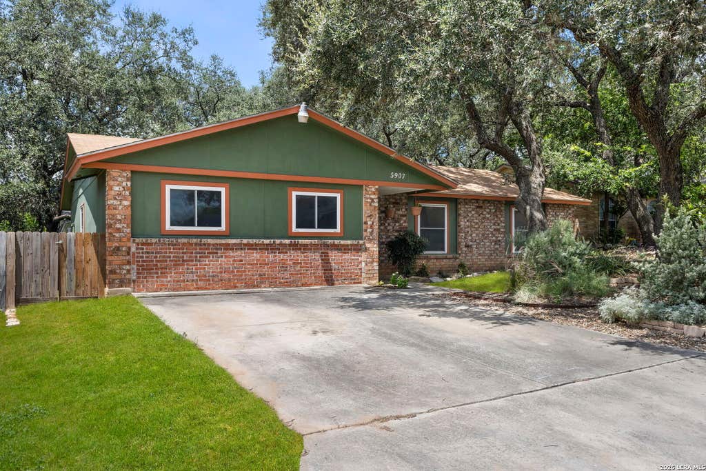 Photo of 5907 HIDDEN BOULDER ST, San Antonio, TX 78250 (MLS # 2007858)