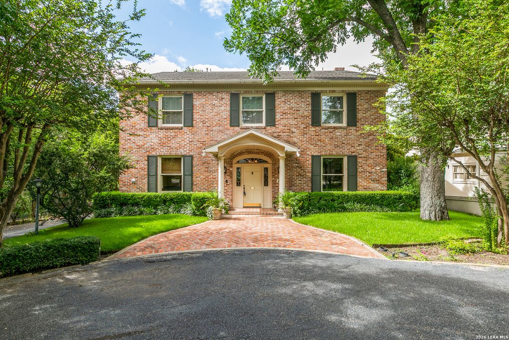 Photo of 214 Terrell Rd, Terrell Hills, TX 78209 (MLS # 1973127)