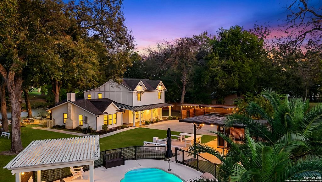 Photo of 198 Guadalupe River, Seguin, TX 78155 (MLS # 1925571)