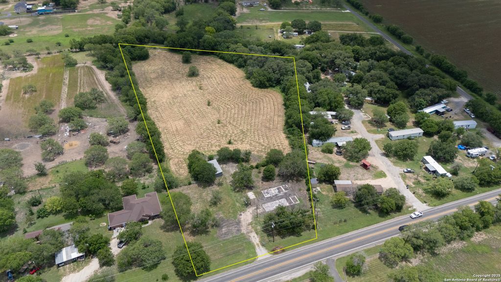 Photo of 901 Fm 1620, Seguin, TX 78155 (MLS # 1881841)